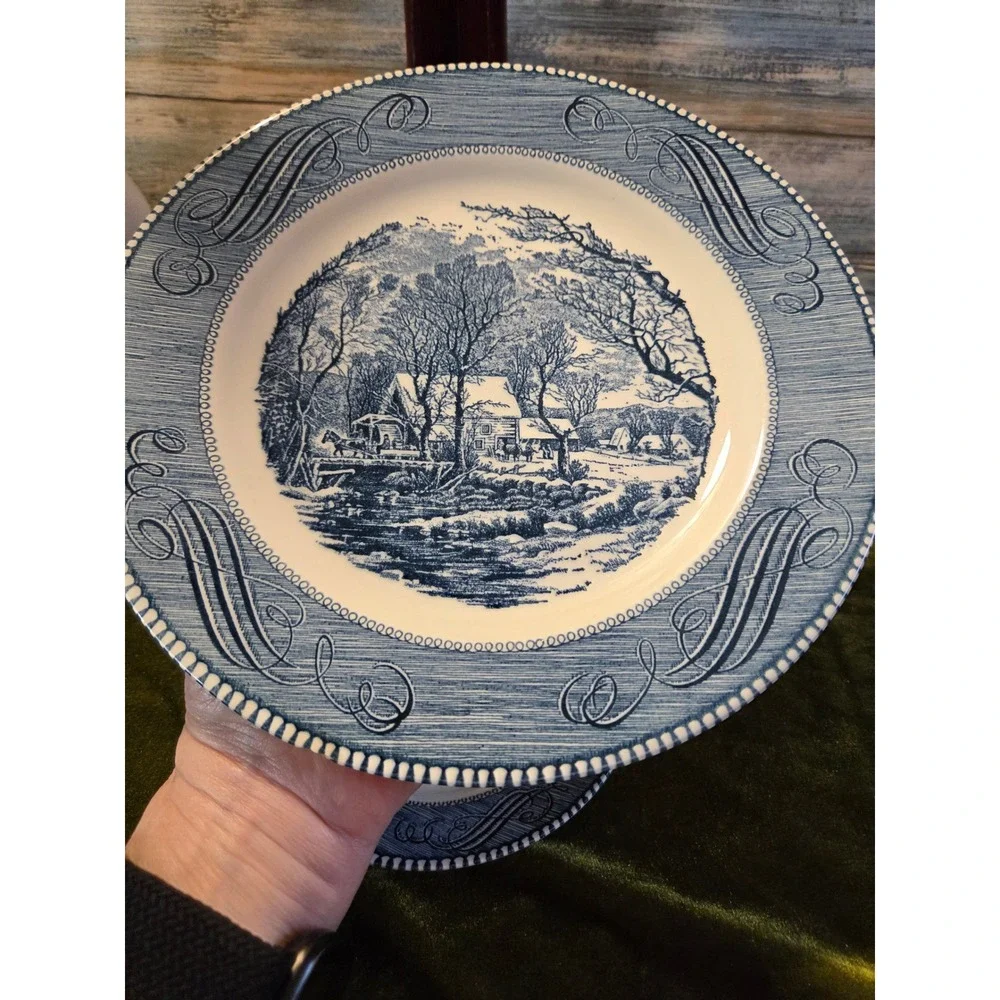 😎Royal China Currier‎ & Ives Blue White Ironstone Dinner Plate Bread Plate Set